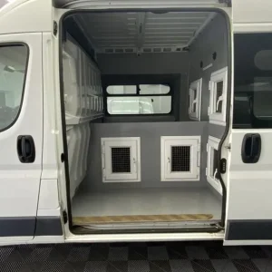 2018 Citroen Relay 35 L2H2 Enterprise BlueHDI Dog Van with 6 Dog Crates and Air Con - Image 8