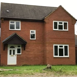 3 bed detached house with conservatory and garden