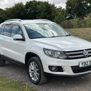 2012 VW Tiguan SE BlueTech 4Motion - Image 3