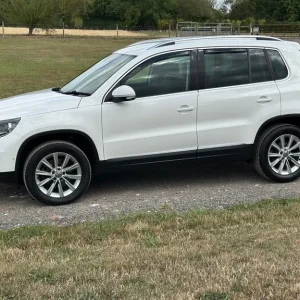 2012 VW Tiguan SE BlueTech 4Motion - Image 6