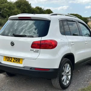 2012 VW Tiguan SE BlueTech 4Motion - Image 8
