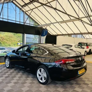 2018 Vauxhall Insignia 1.5 SRi VX-Line Nav 5dr Hatchback - Image 4