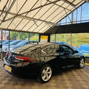 2018 Vauxhall Insignia 1.5 SRi VX-Line Nav 5dr Hatchback - Image 6