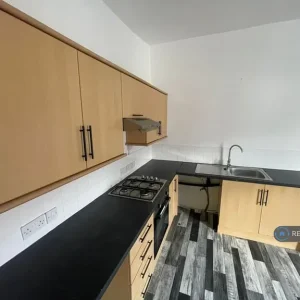 3 bedroom flat in Queen Street, Haslington, Winterley - Image 2