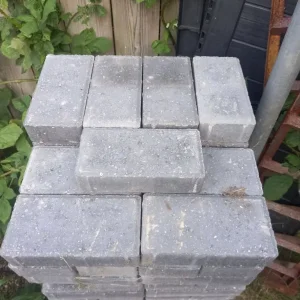 Gray paver bricks - Image 2