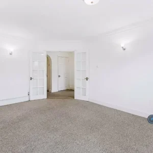 2 bedroom ground floor flat in Trematon Place, TW11 - Image 5