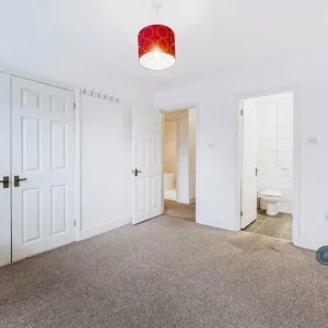 2 bedroom ground floor flat in Trematon Place, TW11 - Image 8