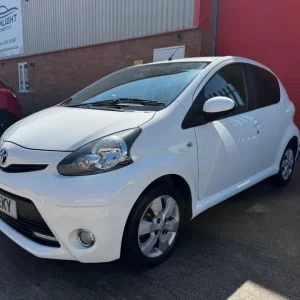 2013 Toyota Aygo 1.0 VVT-i Fire Euro 5 5-door hatchback petrol manual - Image 3