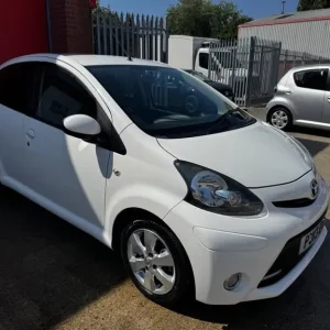 2013 Toyota Aygo 1.0 VVT-i Fire Euro 5 5-door hatchback petrol manual - Image 8