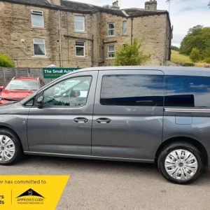 Volkswagen Caddy Maxi 2.0 TDI Auto with Wheelchair Access and Rear Ramp - Image 7
