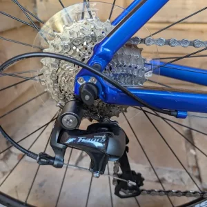 Giant Defy 2 Medium Road Bike - Image 3
