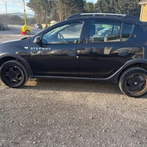 2014 Dacia Sandero Stepway 1.5 dCi Laureate 5dr Hatchback - Image 6