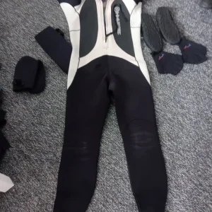 Men's wetsuit and paddle gear - Image 8