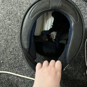 Uvex motorbike helmet size 22 regular - Image 2