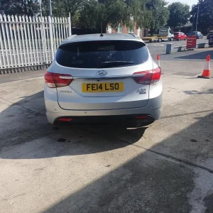 2014 Hyundai i40 1.7 CRDi Blue Drive 5-door Estate - Image 4