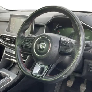 2023 MG HS 1.5 Exclusive 5-door hatchback manual - Image 3