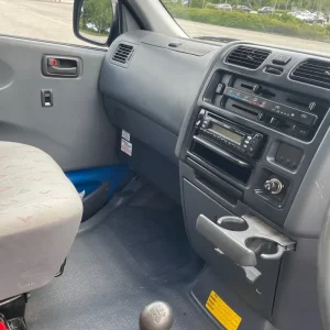 Toyota HIACE Panel Van 2002 Manual 2494cc - Image 5