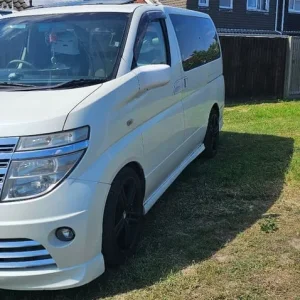 Nissan Elgrand 7 Seater Automatic - Image 2