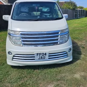 Nissan Elgrand 7 Seater Automatic - Image 3