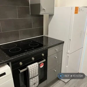 1 bedroom top-floor room with en-suite - Image 3