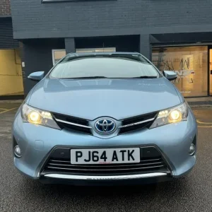 2014 Toyota Auris 1.8 VVT-h Excel Hatchback - Image 2