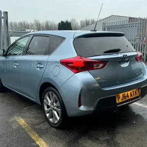 2014 Toyota Auris 1.8 VVT-h Excel Hatchback - Image 5