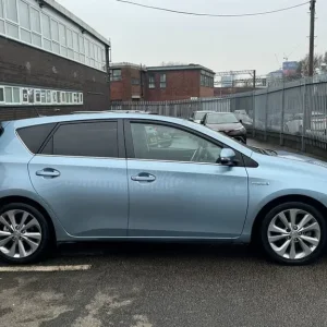 2014 Toyota Auris 1.8 VVT-h Excel Hatchback - Image 8