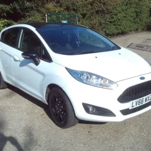 2016 Ford Fiesta 1.0 EcoBoost Zetec White 5-door Hatchback - Image 2