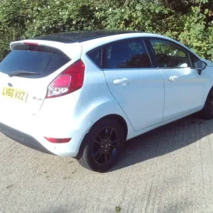 2016 Ford Fiesta 1.0 EcoBoost Zetec White 5-door Hatchback - Image 5