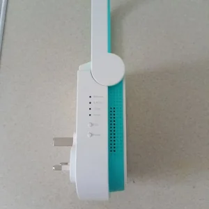 Tp-link WiFi Extender - Image 2