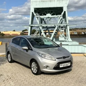2009 Ford Fiesta 1.4 Zetec 5dr Automatic Hatchback Petrol - Image 2