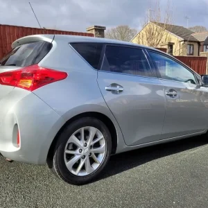 2013 Toyota Auris 1.4 D-4D Excel - Image 3