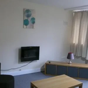 1 bedroom flat with office space in Radbourne Street, Askern, Sutton - Image 6
