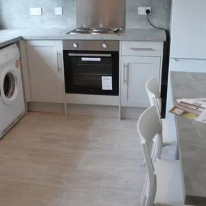 1 bedroom flat with office space in Radbourne Street, Askern, Sutton