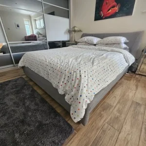 King size bed