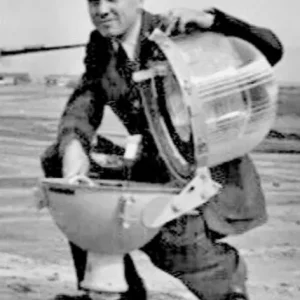 Vintage runway light beacons - Image 5