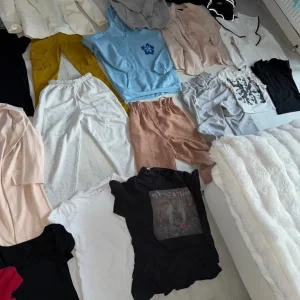 Women’s Clothes Bundle - Image 3