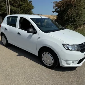 2015 Dacia Sandero Hatchback Manual - Image 2