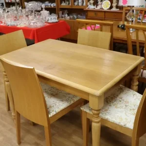 4x Oak Veneer Dining Chairs & Table - Image 6