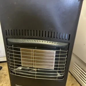 Calor gas heater with gas bottle