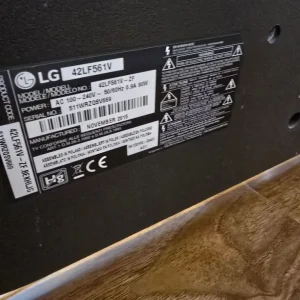 LG 42-inch LED TV (not smart) - Image 5