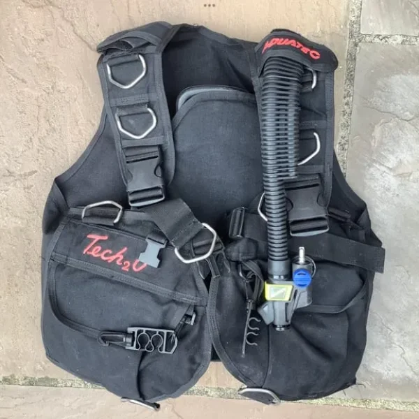 Aquatec BCD S/M with integrated horn