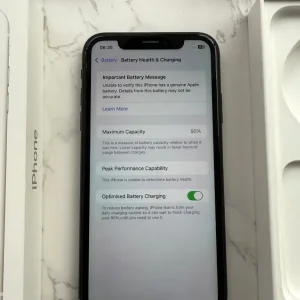 iPhone XR 128GB Unlocked Black - Image 4