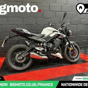 2025 Triumph Street Triple 765 - Image 5