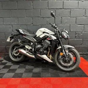 2025 Triumph Street Triple 765 - Image 8