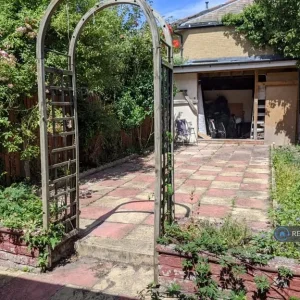 5 bedroom house with garden, Queensbury, Cumberland Road - Image 4