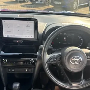2022 Toyota Yaris Cross 1.5 Hybrid AWD Estate - Image 5