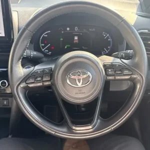 2022 Toyota Yaris Cross 1.5 Hybrid AWD Estate - Image 8