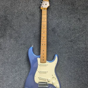 Fender American Ultra Stratocaster – Cobra Blue (Mint) - Image 2