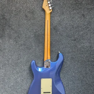 Fender American Ultra Stratocaster – Cobra Blue (Mint) - Image 3